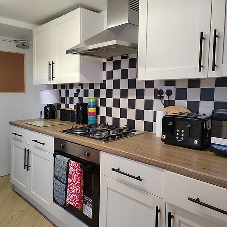 Granville 5Br Townhouse - Ideal For Groups, Families Or Contractors By Suitely チェルトナム エクステリア 写真